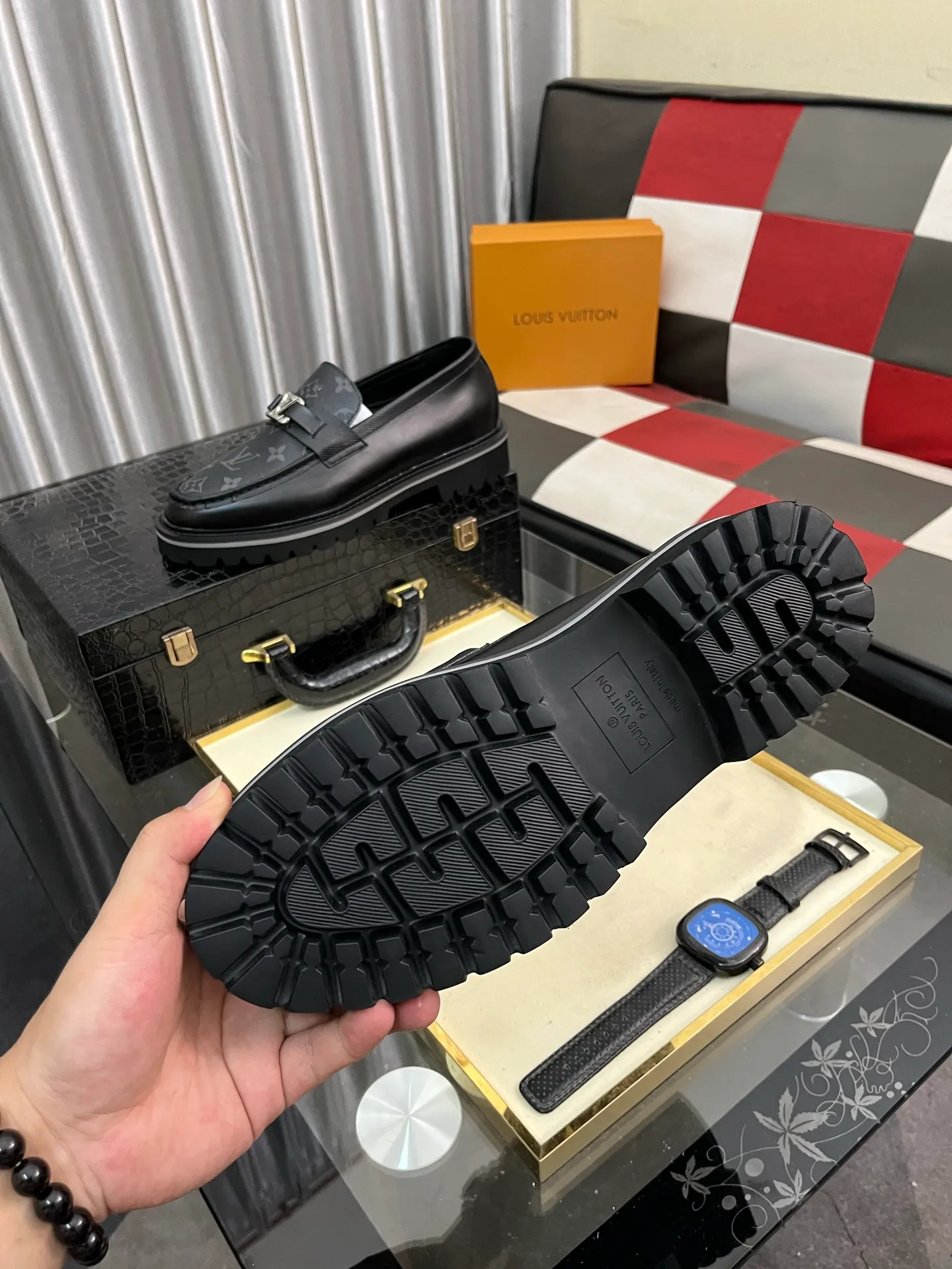 Men's shoes💰458⌚️⌚️[Louis Vuitton (LV)] High-end business formal leather shoes🍀luxurious and elegant style, paying equal attention to practicality and style, professional focus on details and quality, counter original 1⃣️: 1⃣️super accurate reproduction👍🏻! Material: The upper is made of imported original calfskin➕imported Italian cowhide leather. Original anti-slip and wear-resistant outsole! Code number: 38--443️⃣Colors available